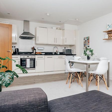 Central Modern Flat For 4-6 & Dedicated Parking Henley-on-Thames Exteriér fotografie