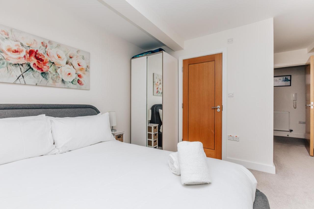 Central Modern Flat For 4-6 & Dedicated Parking Henley-on-Thames Exteriér fotografie