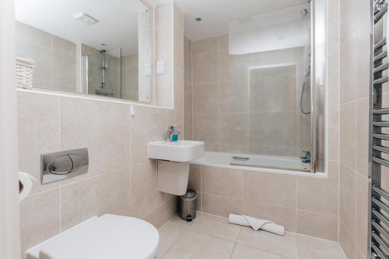 Central Modern Flat For 4-6 & Dedicated Parking Henley-on-Thames Exteriér fotografie
