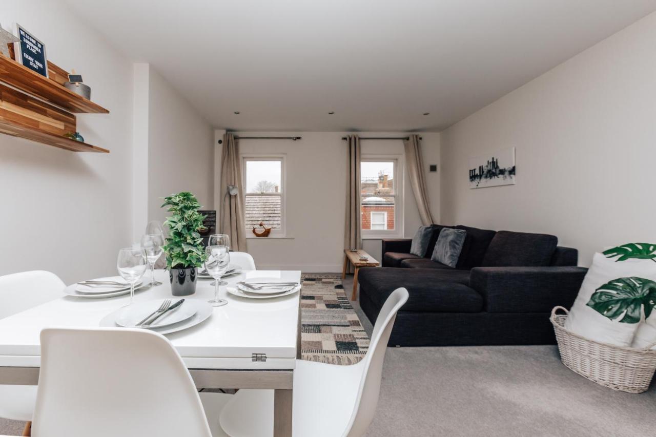 Central Modern Flat For 4-6 & Dedicated Parking Henley-on-Thames Exteriér fotografie