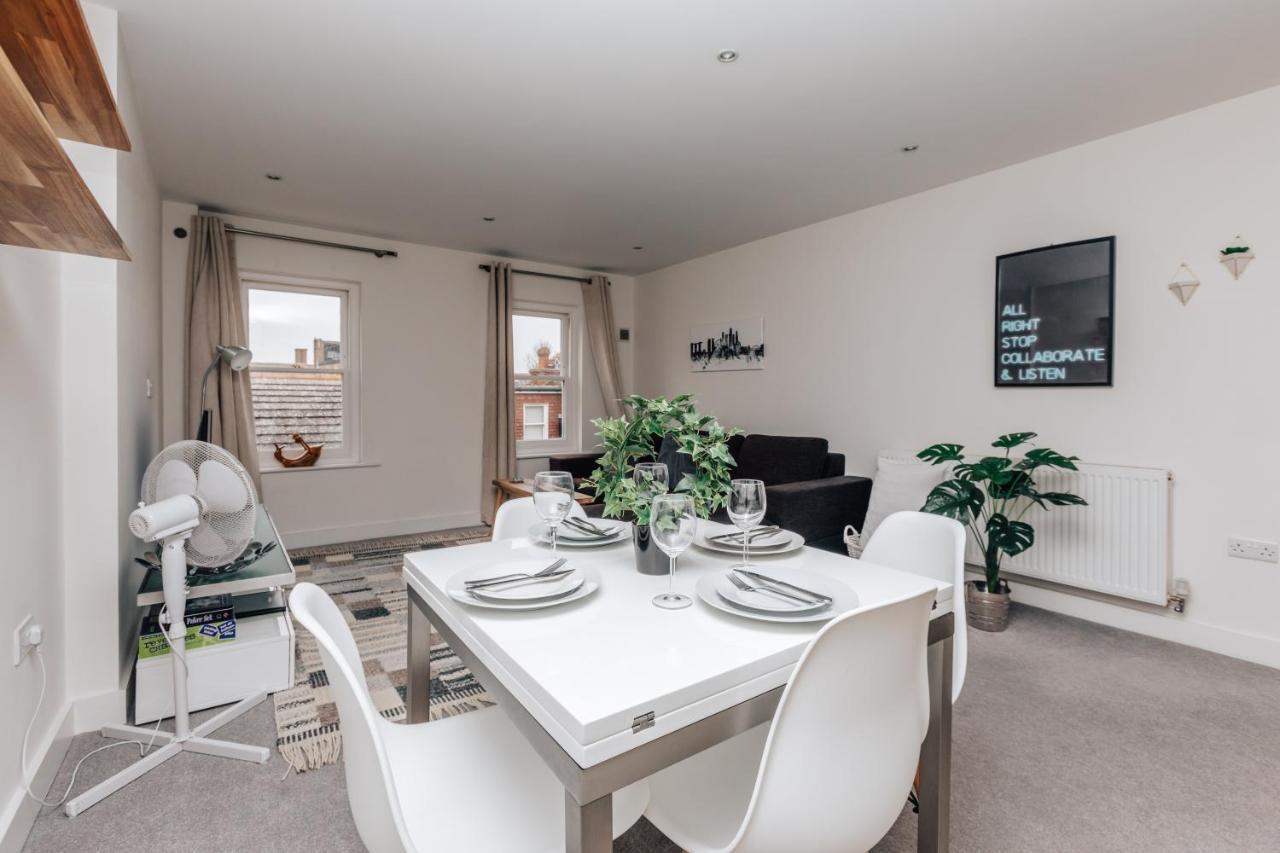 Central Modern Flat For 4-6 & Dedicated Parking Henley-on-Thames Exteriér fotografie